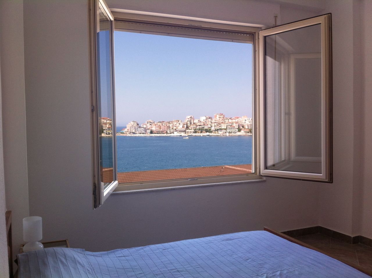 vacation homes in saranda, apartments in saranda for rent next to the sea. 
